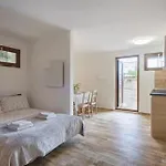 公寓 Apartvilla *
