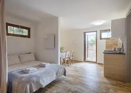 Apartman Apartvilla *