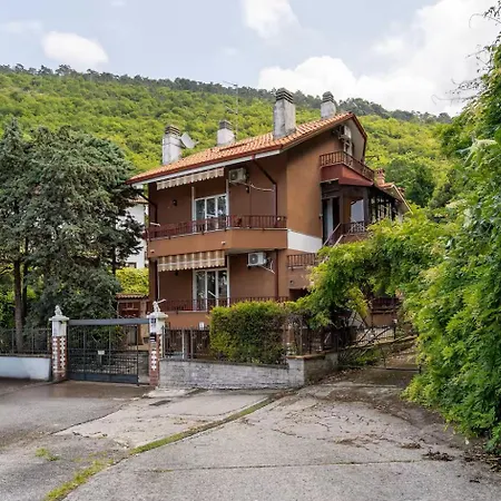 Apartment Apartvilla *